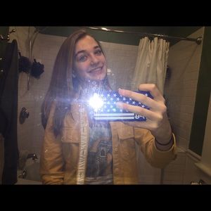 Meet your Posher, Julia